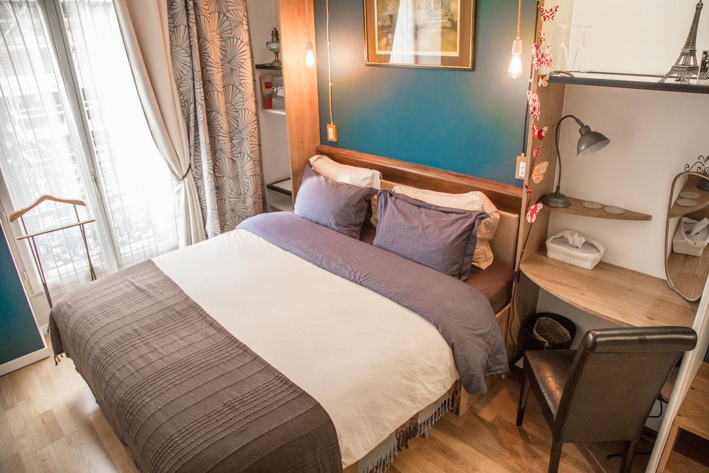 Private Room In A Parisian Homestay! - Close To It All! Exterior photo